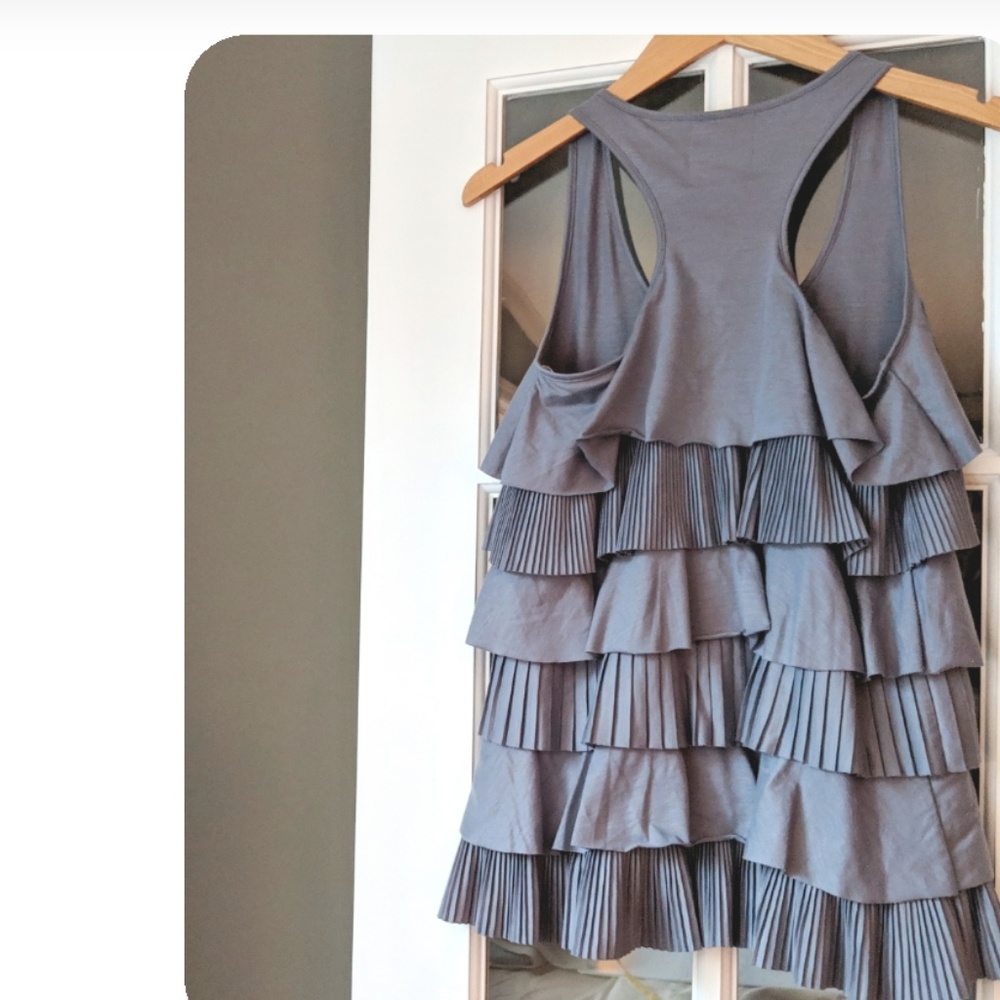 ‼️ Even Grey Ruffle Tank Size M - Picture 3 of 6